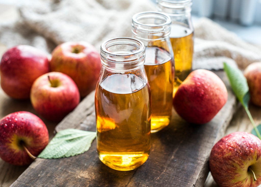 Mengobati penyakit eksim menggunakan cuka apel