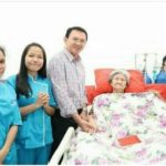 Jasa Perawat Orang Tua di Rumah Dengan Sistem Harian Terbaik di Indonesia Perawat orang tua atau lansia di rumah