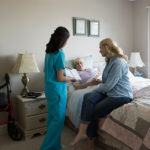 Mengenal Caregiver Perawat Lansia dan Perawat Orang Sakit Saat Lebaran