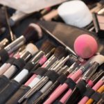 Terdapat Bakteri Ini Dalam Alat Kosmetik? Berikut 7 Bahaya Makeup Bahaya make up setiap hari