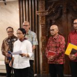 Wabah Virus Corona Semakin Parah, Menlu Jemput Seluruh WNI di China Siang Ini Virus Corona Semakin Parah, Menlu Jemput Seluruh WNI di China Siang Ini