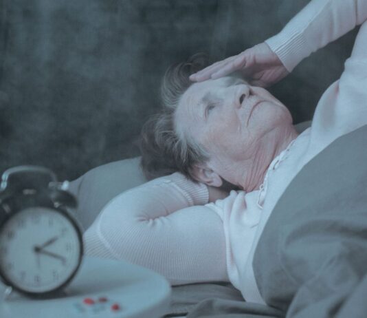 Cara mengatasi susah tidur pada lansia