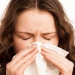 Hidungmu Tersumbat ? Coba lakukan cara ini Ketika Hidungmu tersumbat itu menandakan adanya peradangan di selaput rongga hidung. Akibat dari peradangan ini bisa mengurangi bahkan menghalangi aliran udara ketika masuk melalui hidung. Pada saat peradangan itu hidung akan memproduksi lendir untuk mengusir segala sesuatu yang menggangu.