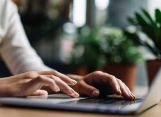 5 Tips Mencari Perawat Home Care Secara Online 5 Tips Mencari Perawat Home Care Secara Online