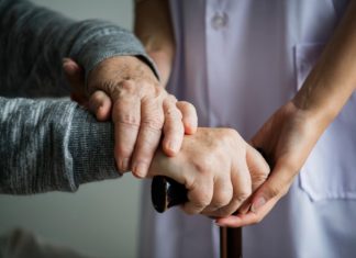 Perawat Lansia: Info, Tugas, Biaya Hingga Manfaat Menggunakan Home Care Lansia Di Rumah Perawat Lansia: Info, Tugas, Biaya Hingga Manfaat Menggunakan Home Care Lansia Di Rumah