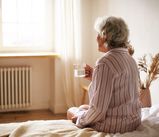 Lansia mengalami gejala sindrom diogenes