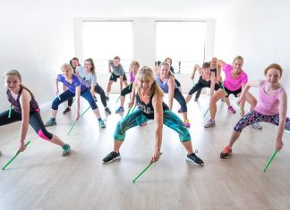 Sedang Viral! Kenali 5 Manfaat Olahraga Pound Fit bagi Kesehatan Tubuh