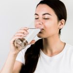 Kenali 5 Kebiasaan Minum Air Putih yang Salah, Awas Bahaya bagi Kesehatan!