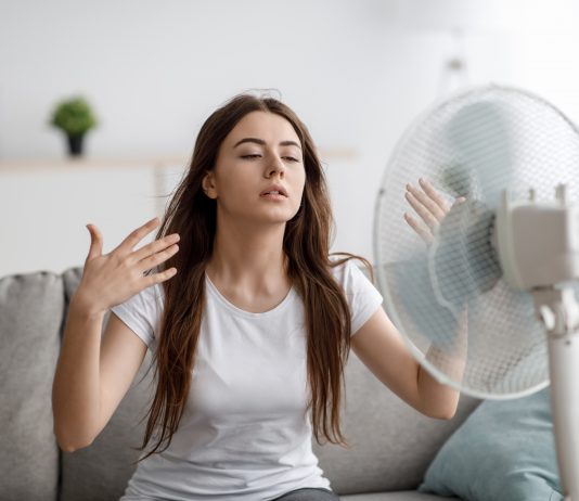 Kenali 5 Bahaya Sering Tidur dengan Kipas Angin Menyala, Jangan Anggap Remeh!