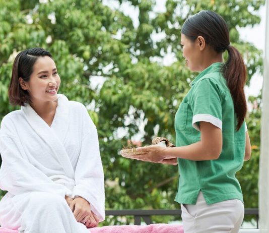 Jasa perawat home care 24 jam