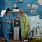 7+ Tips Memilih Perawat Orang Sakit yang Tepat untuk Mendukung Pemulihan Tercinta Tips memilih perawat orang sakit