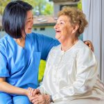 7 Cara Menemukan Perawat Lansia Profesional: Panduan Lengkap untuk Perawatan Terbaik Cara Menemukan Perawat Lansia Profesional