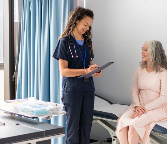 Cara Menemukan Perawat Medis yang Tepat untuk Kebutuhan Anda cara menemukan perawat medis