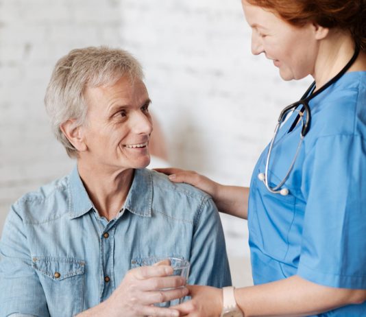 Tugas Perawat Lansia, Teman Setia di Masa Senja Tugas Perawat Lansia, Teman Setia di Masa Senja