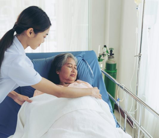 5 Cara Mencegah Luka Dekubitus pada Pasien Tirah Baring (Bedrest)